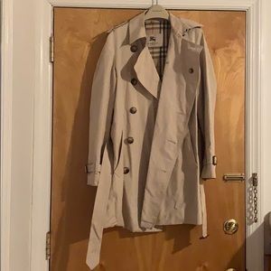 SALE 🧥 Burberry Harboune Trenchcoat